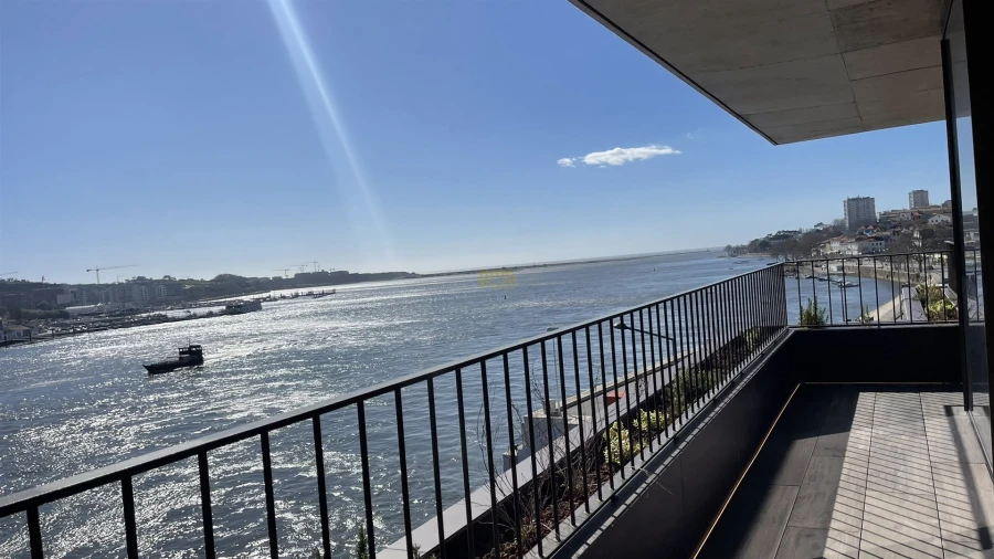 Apartamento T4 para Arrendamento em Lordelo do Ouro e Massarelos Foto 17