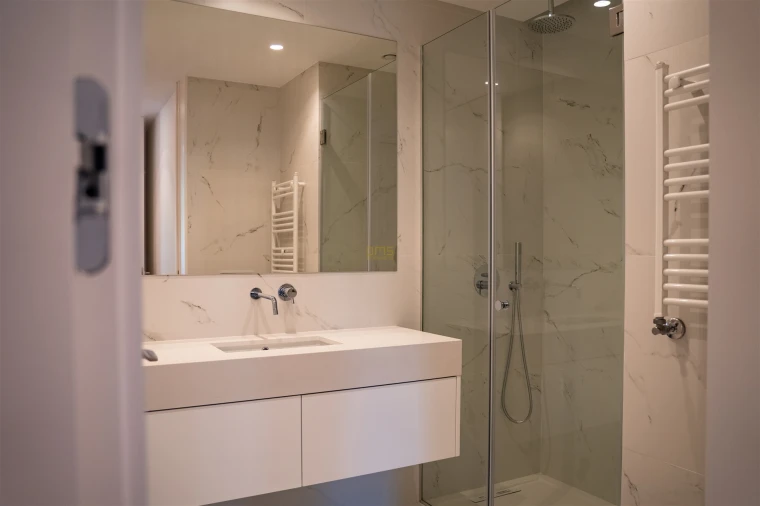 Apartamento T4 para Arrendamento em Lordelo do Ouro e Massarelos Foto 9