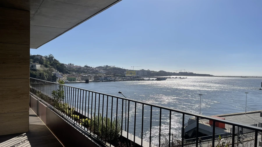 Apartamento T4 para Arrendamento em Lordelo do Ouro e Massarelos Foto 15