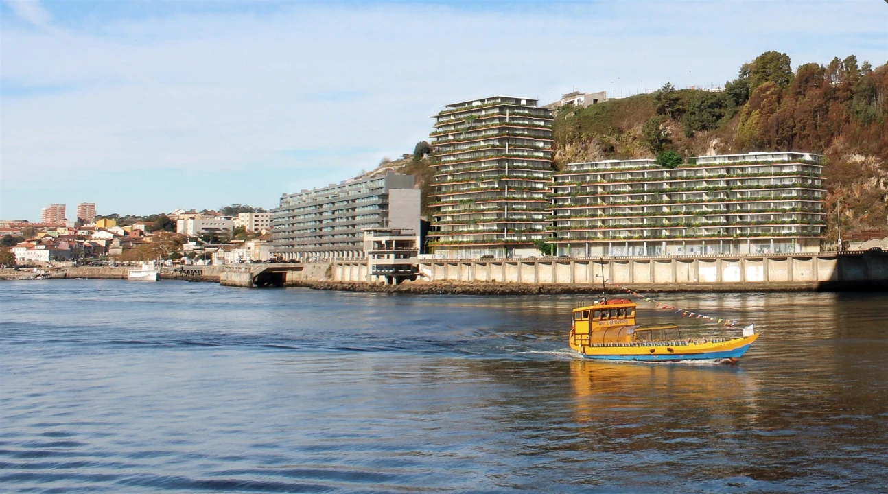 Apartamento T4 para Arrendamento em Lordelo do Ouro e Massarelos Foto 13