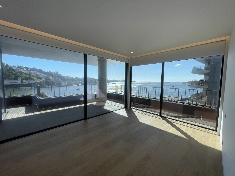 Apartamento T4 para Arrendamento em Lordelo do Ouro e Massarelos Foto 1