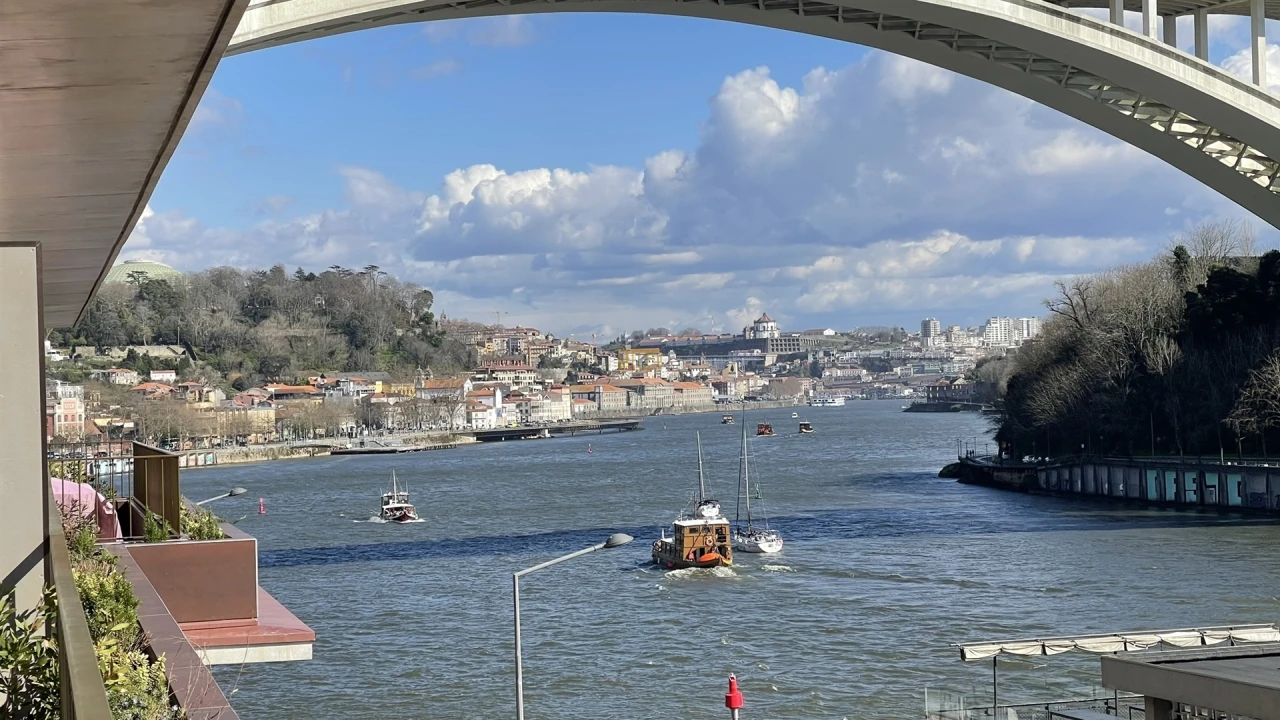 Apartamento T4 para Arrendamento em Lordelo do Ouro e Massarelos Foto 18