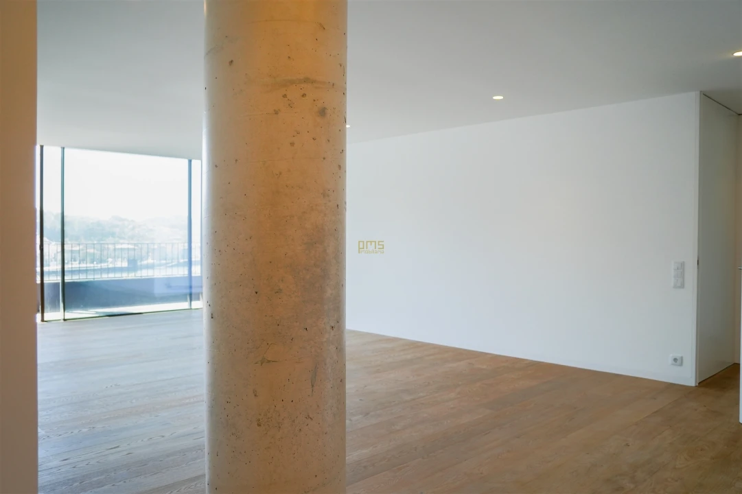 Apartamento T4 para Arrendamento em Lordelo do Ouro e Massarelos Foto 4