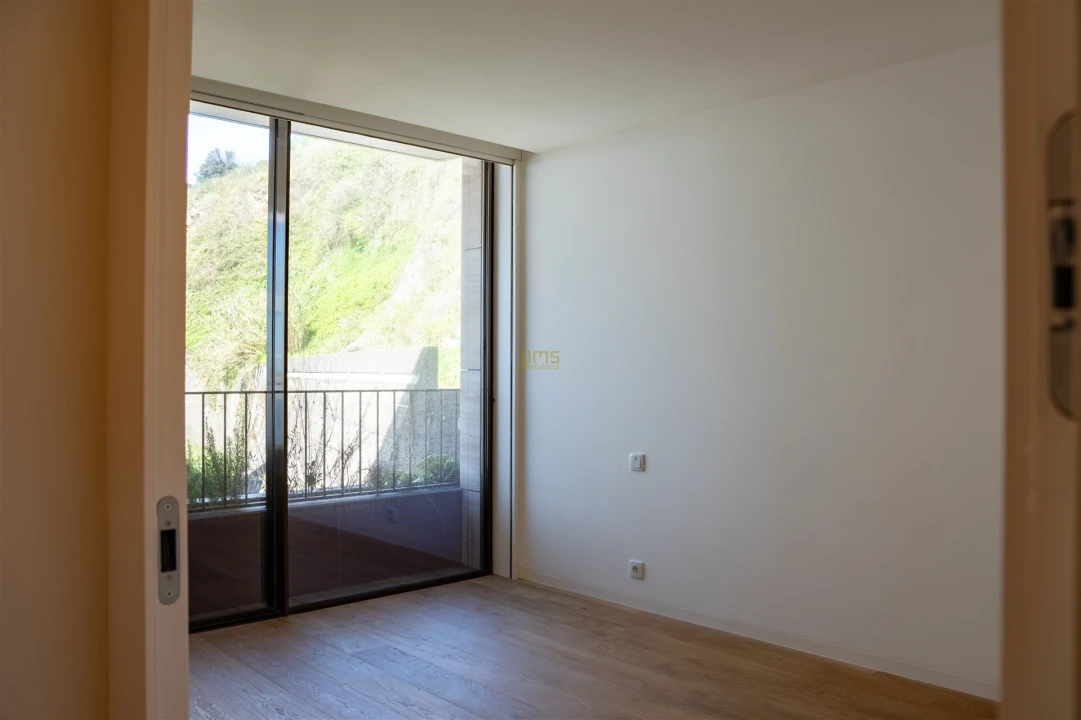 Apartamento T4 para Arrendamento em Lordelo do Ouro e Massarelos Foto 10