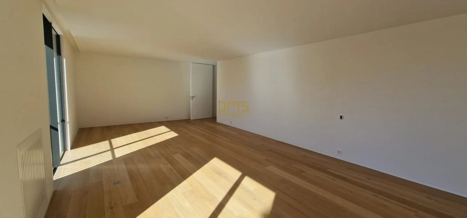 Apartamento T3 para Venda em Aldoar, Foz do Douro e Nevogilde Foto 3