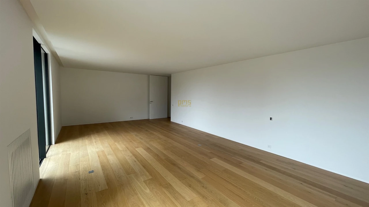 Apartamento T3 para Venda em Aldoar, Foz do Douro e Nevogilde Foto 4