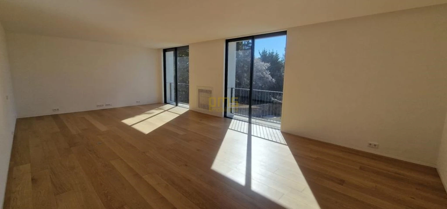 Apartamento T3 para Venda em Aldoar, Foz do Douro e Nevogilde Foto 2