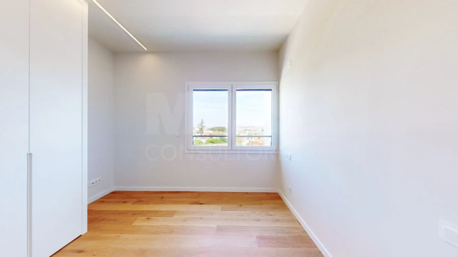 Apartamento T4 para Venda em Santo Antão e São Julião do Tojal Foto 11