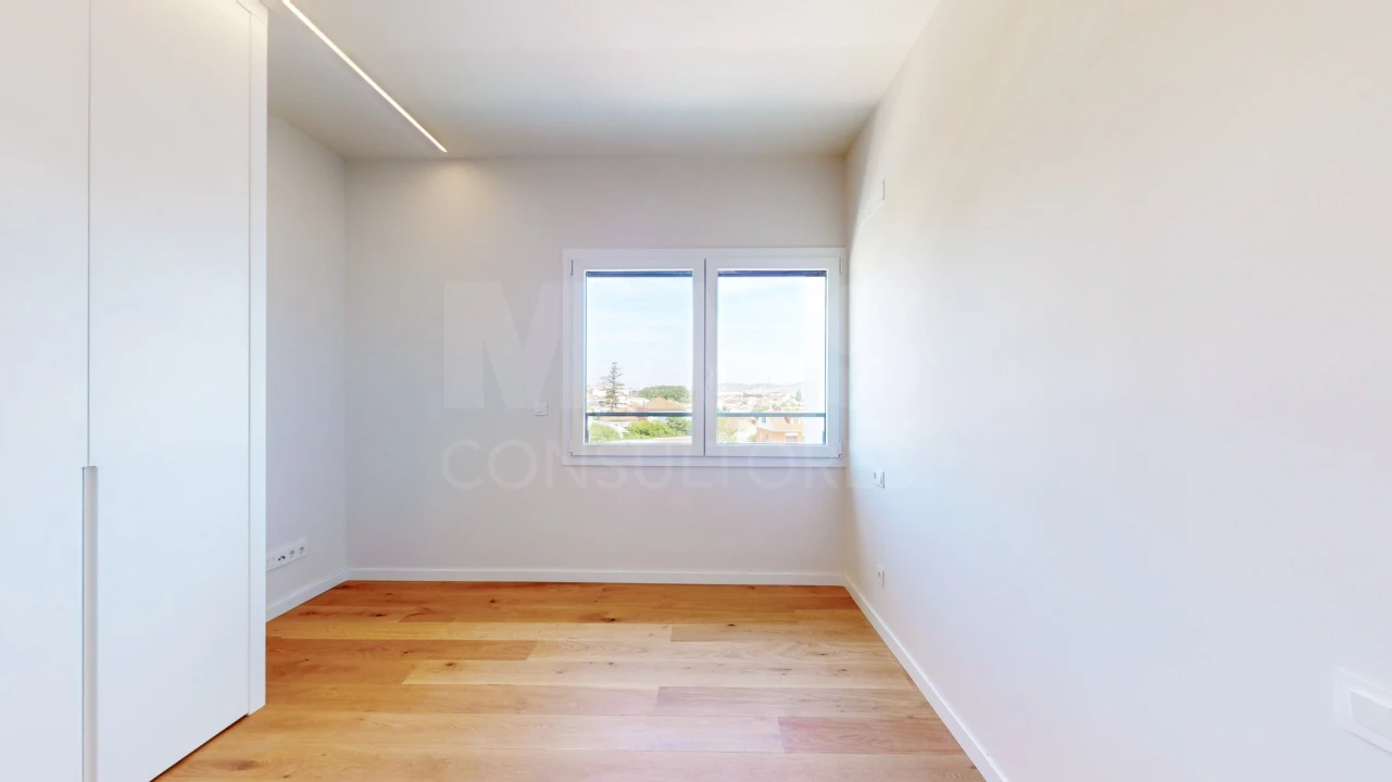 Apartamento T4 para Venda em Santo Antão e São Julião do Tojal Foto 11