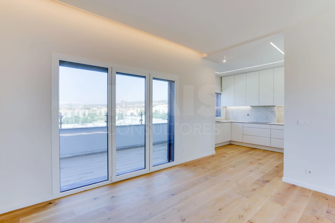 Apartamento T4 para Venda em Santo Antão e São Julião do Tojal Foto 7