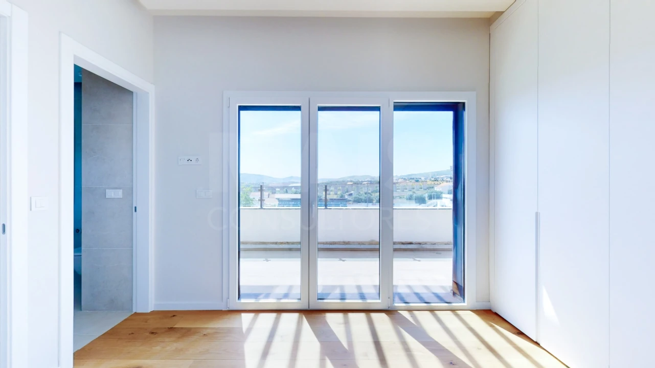 Apartamento T4 para Venda em Santo Antão e São Julião do Tojal Foto 9