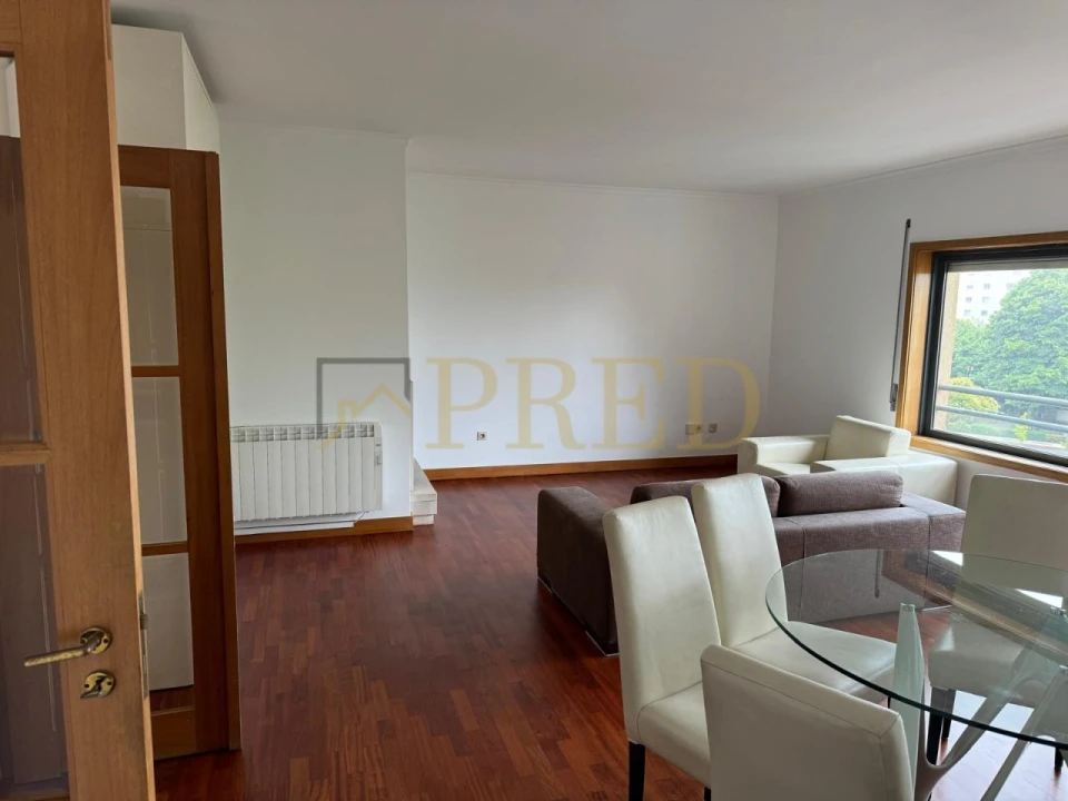 Apartamento T2 para Arrendamento em Lordelo do Ouro e Massarelos Foto 5