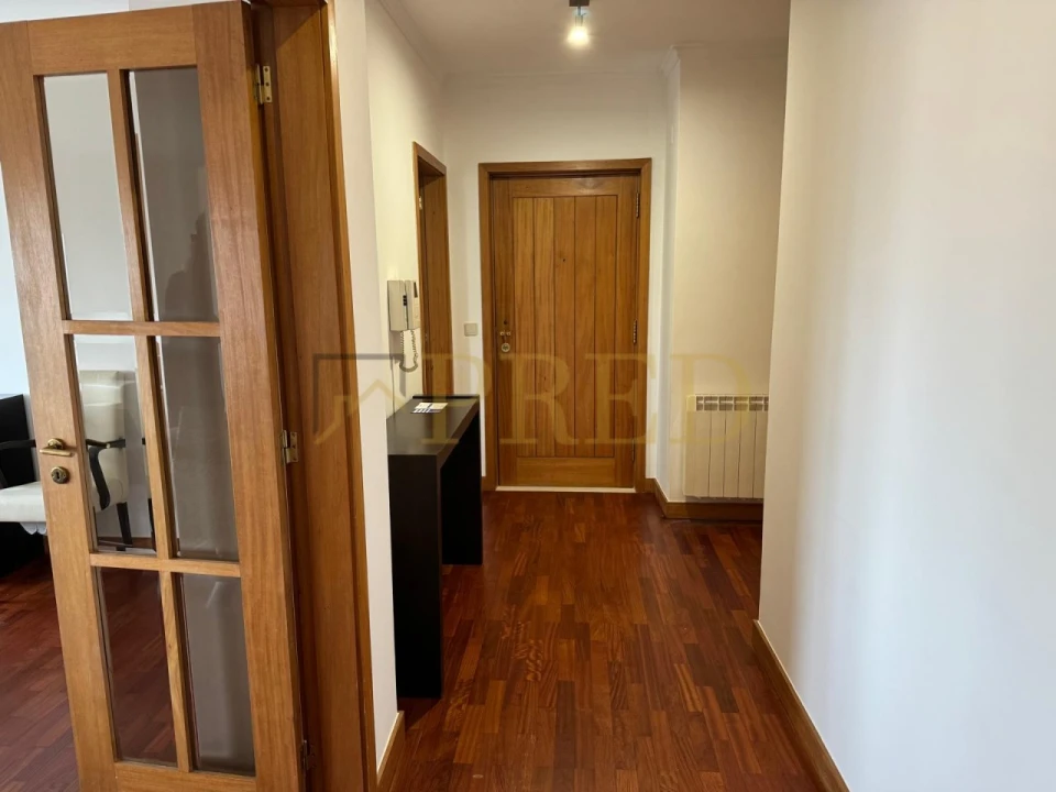 Apartamento T2 para Arrendamento em Lordelo do Ouro e Massarelos Foto 18