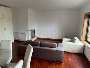 Apartamento T2 para Arrendamento em Lordelo do Ouro e Massarelos