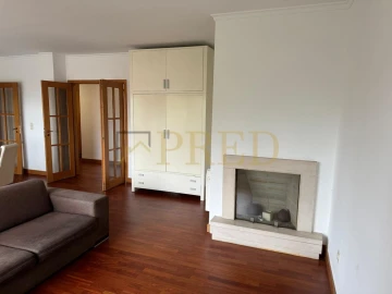 Apartamento T2 para Arrendamento em Lordelo do Ouro e Massarelos