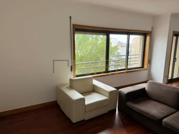 Apartamento T2 para Arrendamento em Lordelo do Ouro e Massarelos