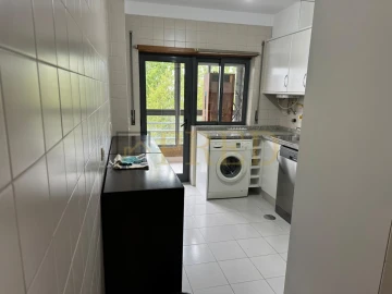 Apartamento T2 para Arrendamento em Lordelo do Ouro e Massarelos