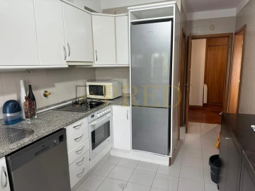 Apartamento T2 para Arrendamento em Lordelo do Ouro e Massarelos