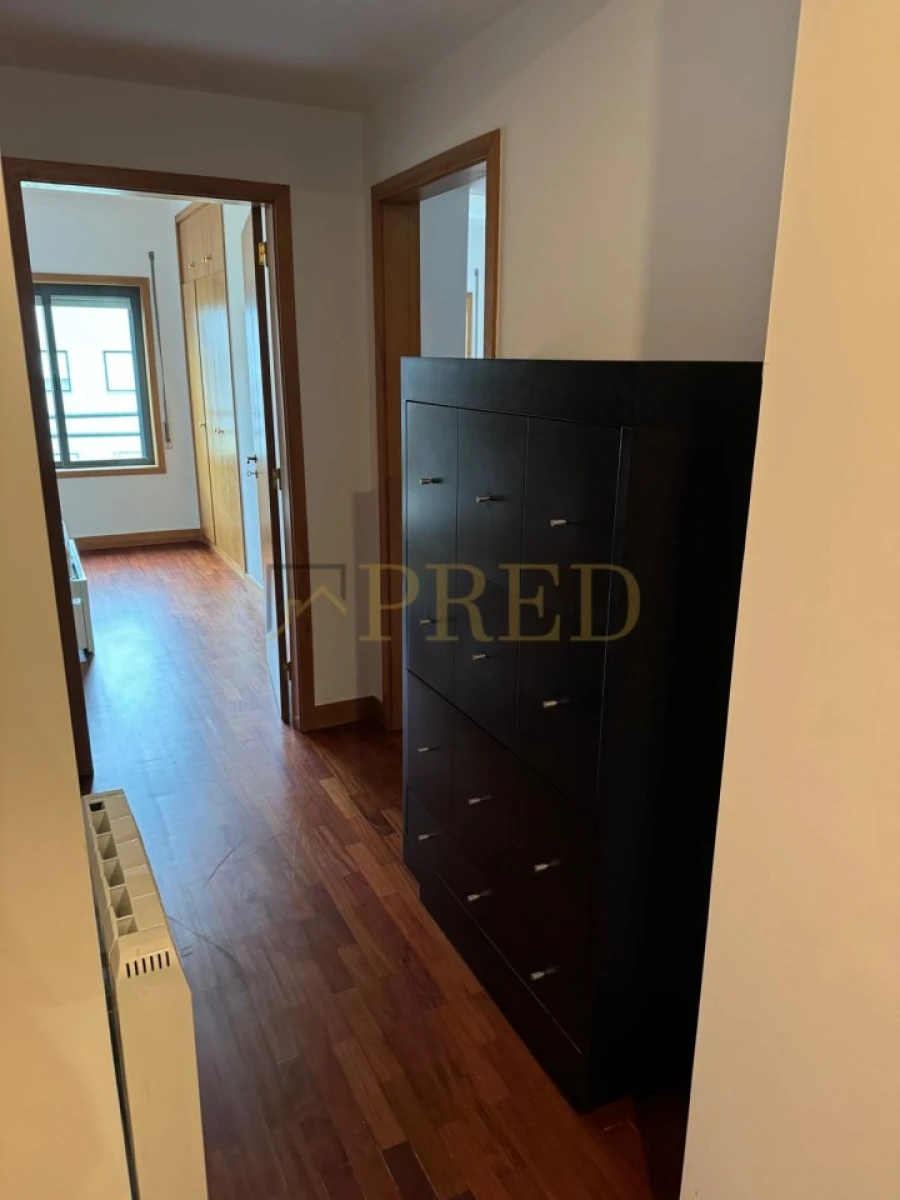 Apartamento T2 para Arrendamento em Lordelo do Ouro e Massarelos Foto 23