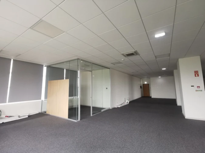 Escritório para Arrendamento em Cidade da Maia Foto 8