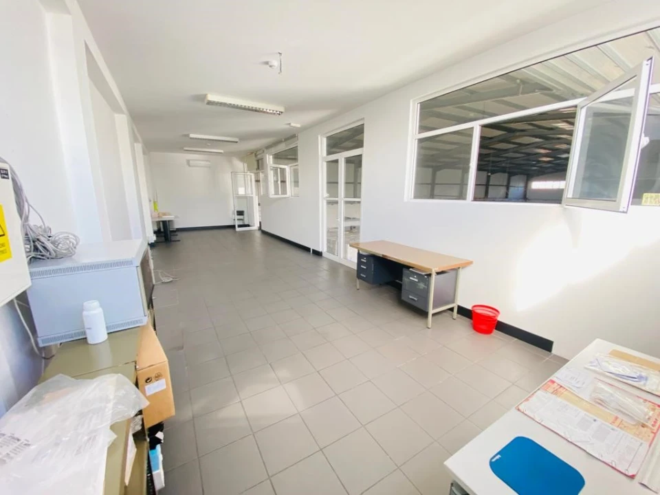 Armazém para Venda em Matosinhos e Leça da Palmeira Foto 8