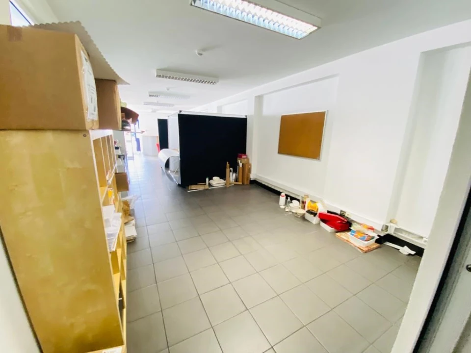 Armazém para Venda em Matosinhos e Leça da Palmeira Foto 11