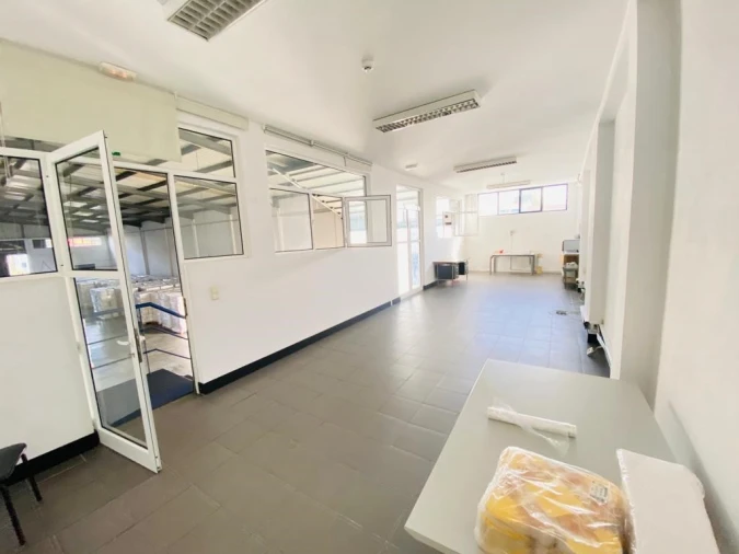 Armazém para Venda em Matosinhos e Leça da Palmeira Foto 7