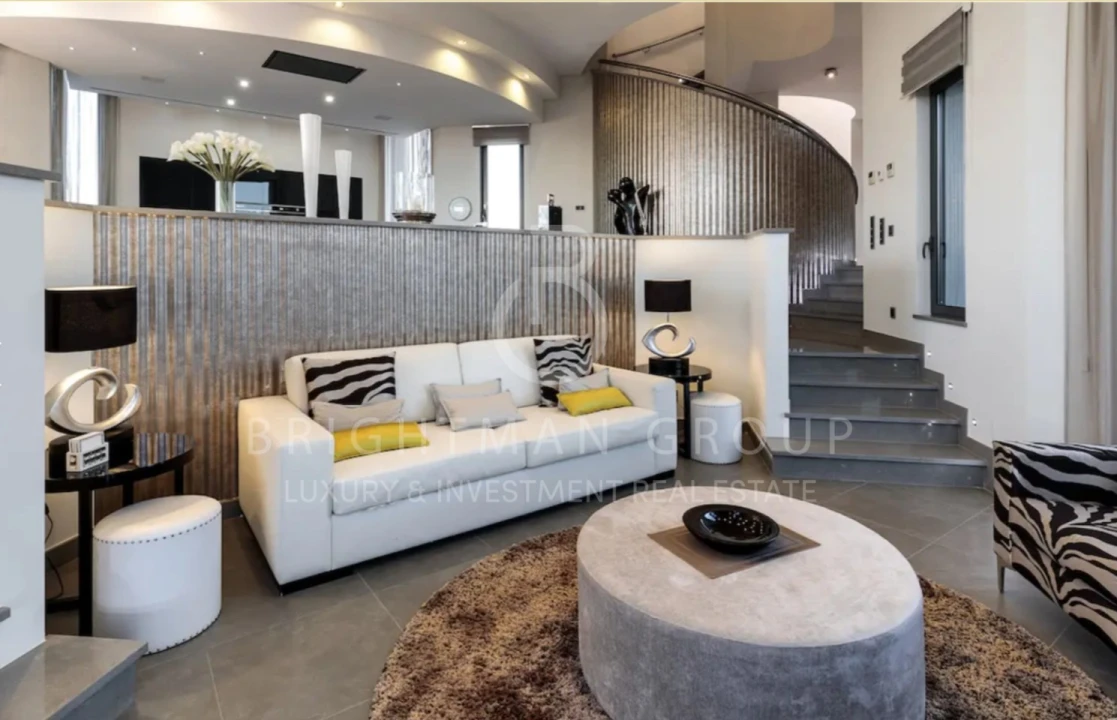 Moradia T5 para Venda em Vila Nova de Cacela Foto 9