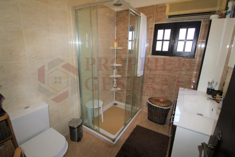 Negócio para Venda em Charneca de Caparica e Sobreda Foto 15