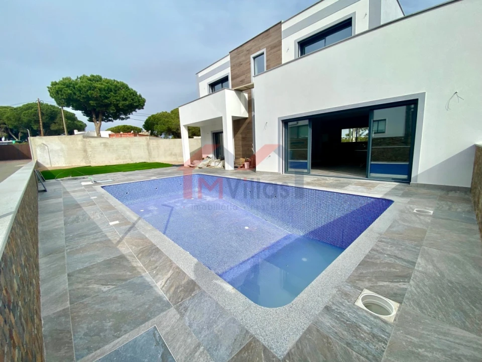 Moradia T3 para Venda em Albufeira e Olhos de Água Foto 1