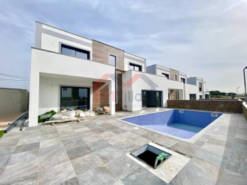 Moradia T3 para Venda em Albufeira e Olhos de Água