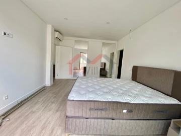 Moradia T3 para Venda em Albufeira e Olhos de Água