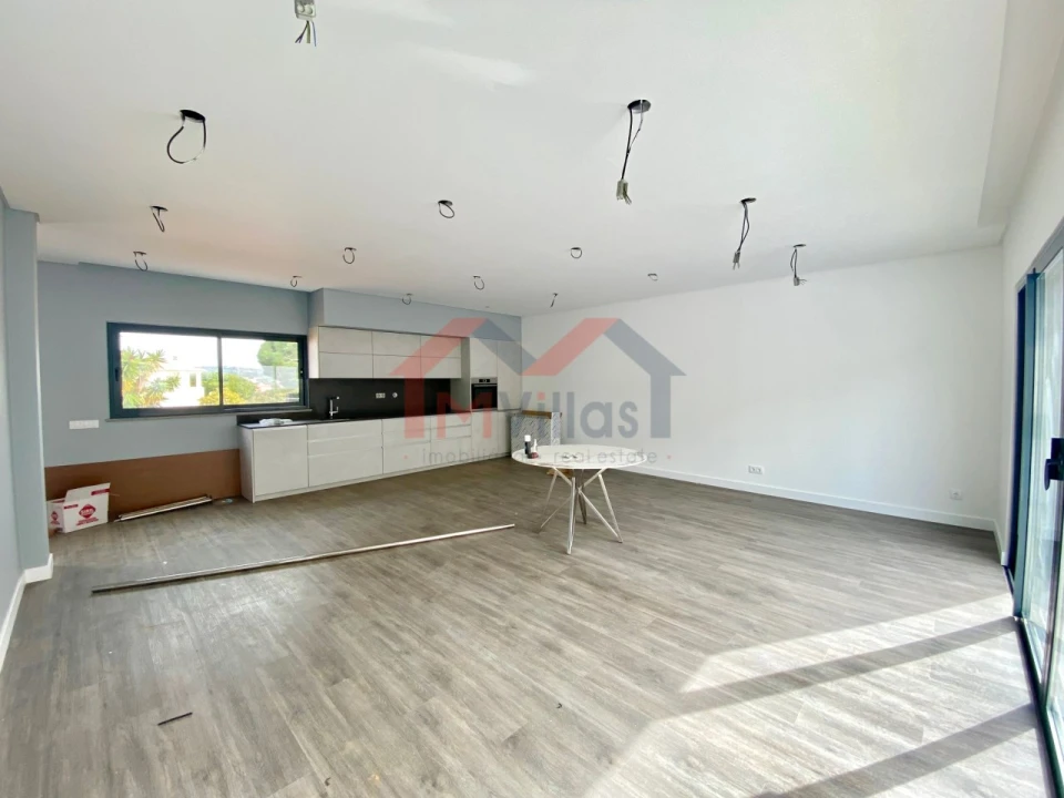 Moradia T3 para Venda em Albufeira e Olhos de Água Foto 4