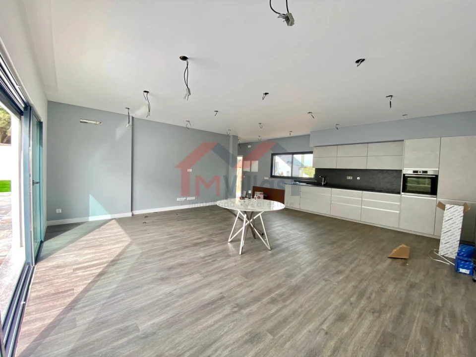 Moradia T3 para Venda em Albufeira e Olhos de Água Foto 6