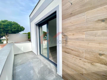 Moradia T3 para Venda em Albufeira e Olhos de Água