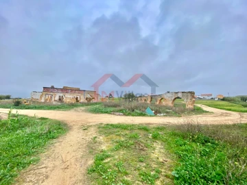 Terreno para Venda em Faro (Sé e São Pedro)
