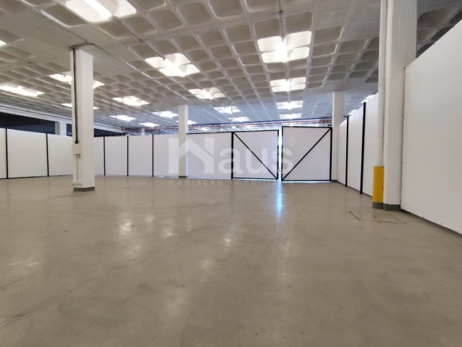 Armazém para Arrendamento em Alhos Vedros Foto 5