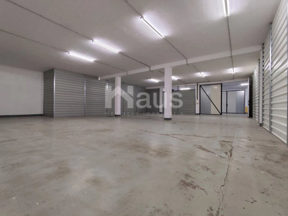 Armazém para Arrendamento em Moita Foto 1