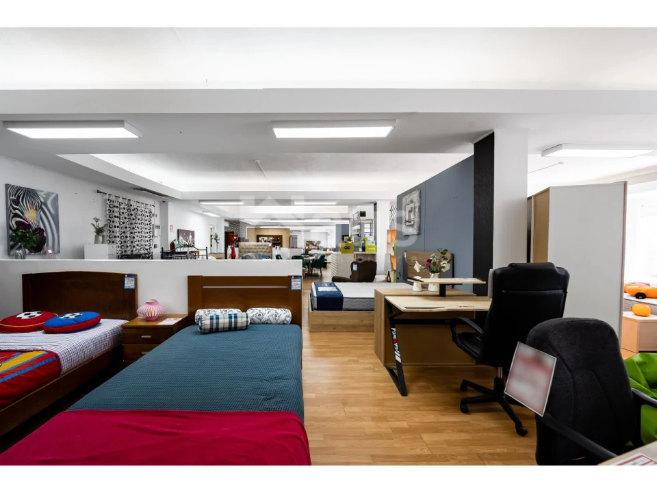 Armazém para Venda em Póvoa de Santo Adrião e Olival Basto Foto 10