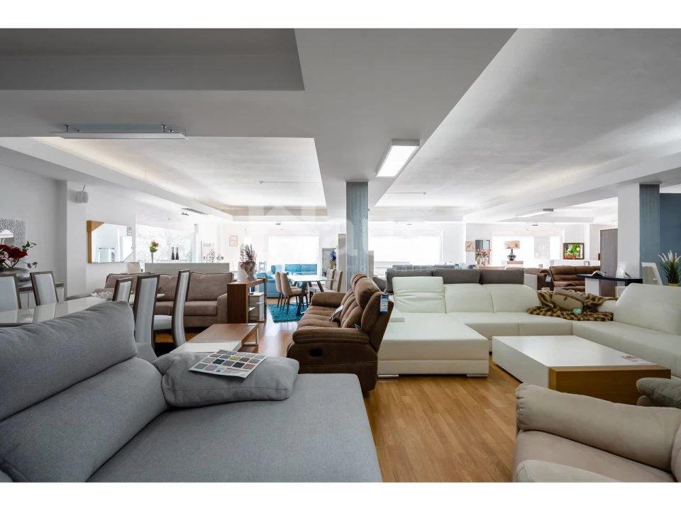 Armazém para Venda em Póvoa de Santo Adrião e Olival Basto Foto 11