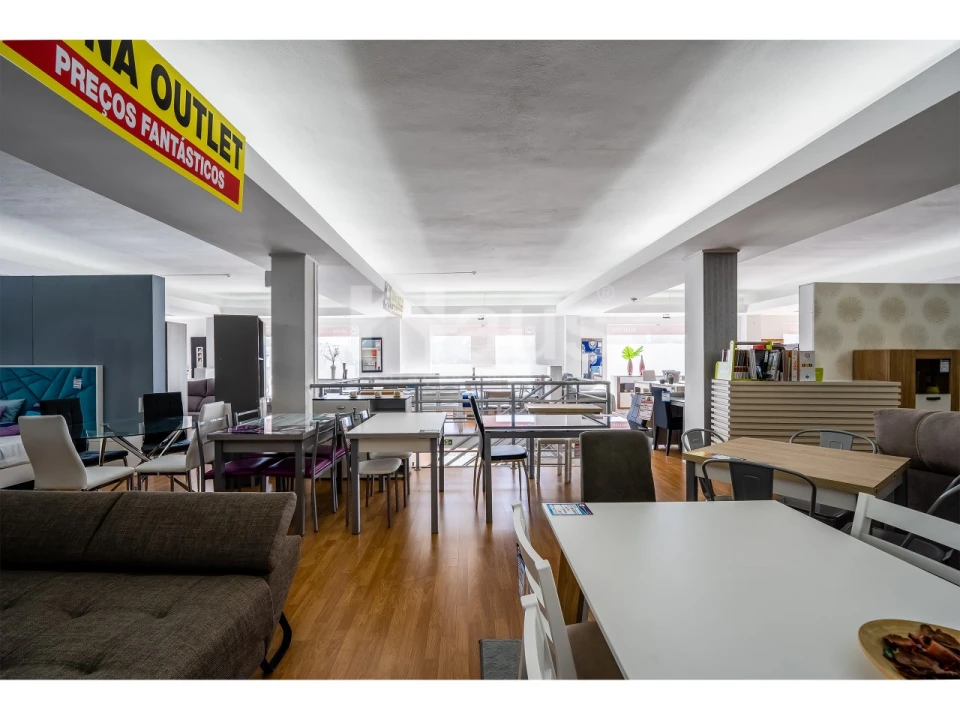 Armazém para Venda em Póvoa de Santo Adrião e Olival Basto Foto 16