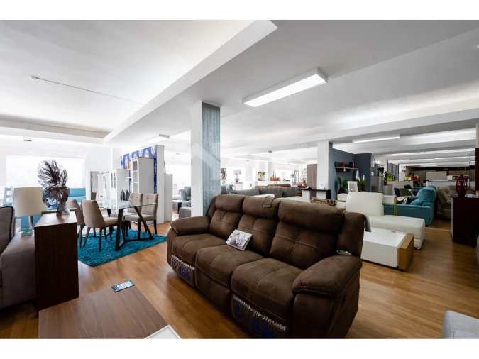 Armazém para Venda em Póvoa de Santo Adrião e Olival Basto Foto 8