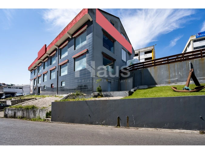 Armazém para Venda em Póvoa de Santo Adrião e Olival Basto Foto 4