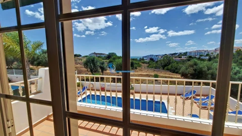 Moradia T4 para Venda em Albufeira e Olhos de Água
