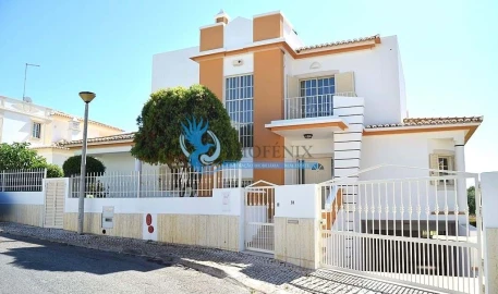 Moradia T4 para Venda em Albufeira e Olhos de Água