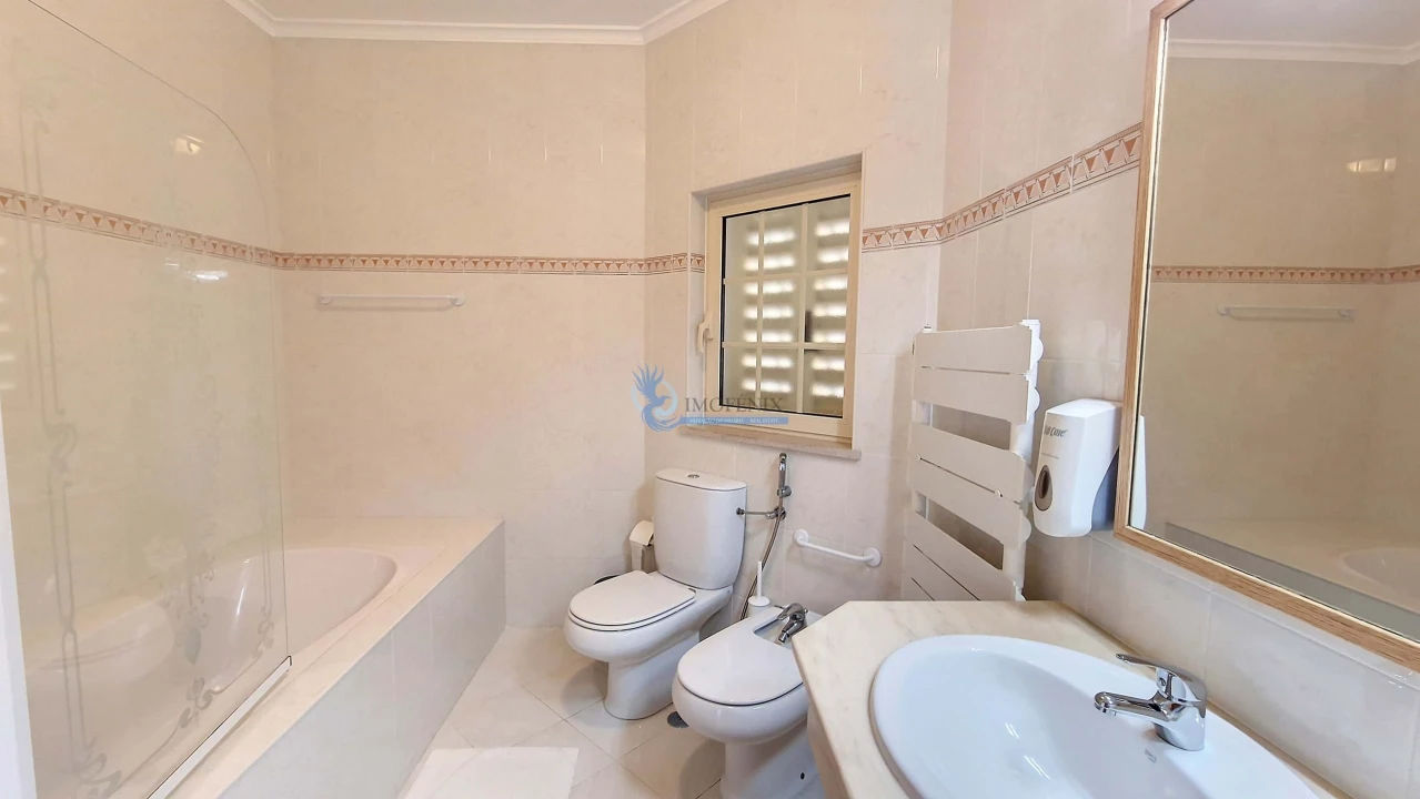 Moradia T4 para Venda em Albufeira e Olhos de Água Foto 16
