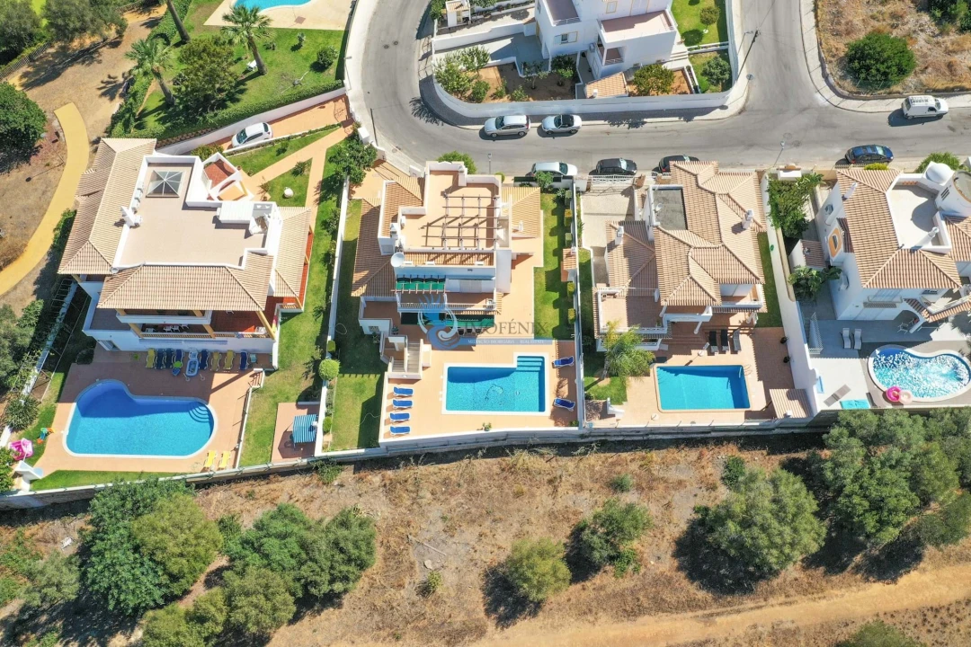 Moradia T4 para Venda em Albufeira e Olhos de Água Foto 3