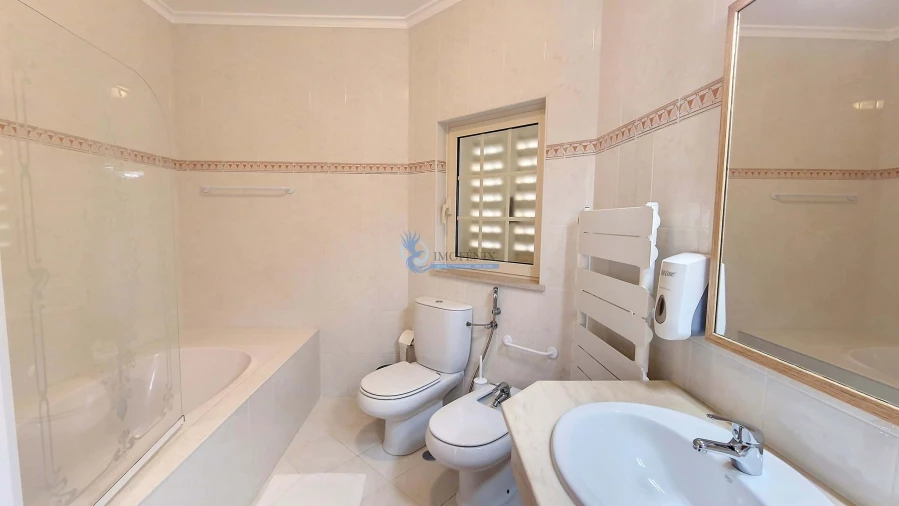 Moradia T4 para Venda em Albufeira e Olhos de Água Foto 16