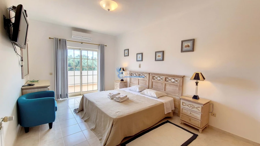 Moradia T4 para Venda em Albufeira e Olhos de Água Foto 14
