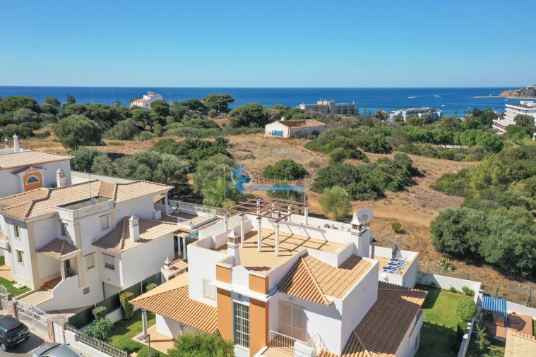 Moradia T4 para Venda em Albufeira e Olhos de Água Foto 2